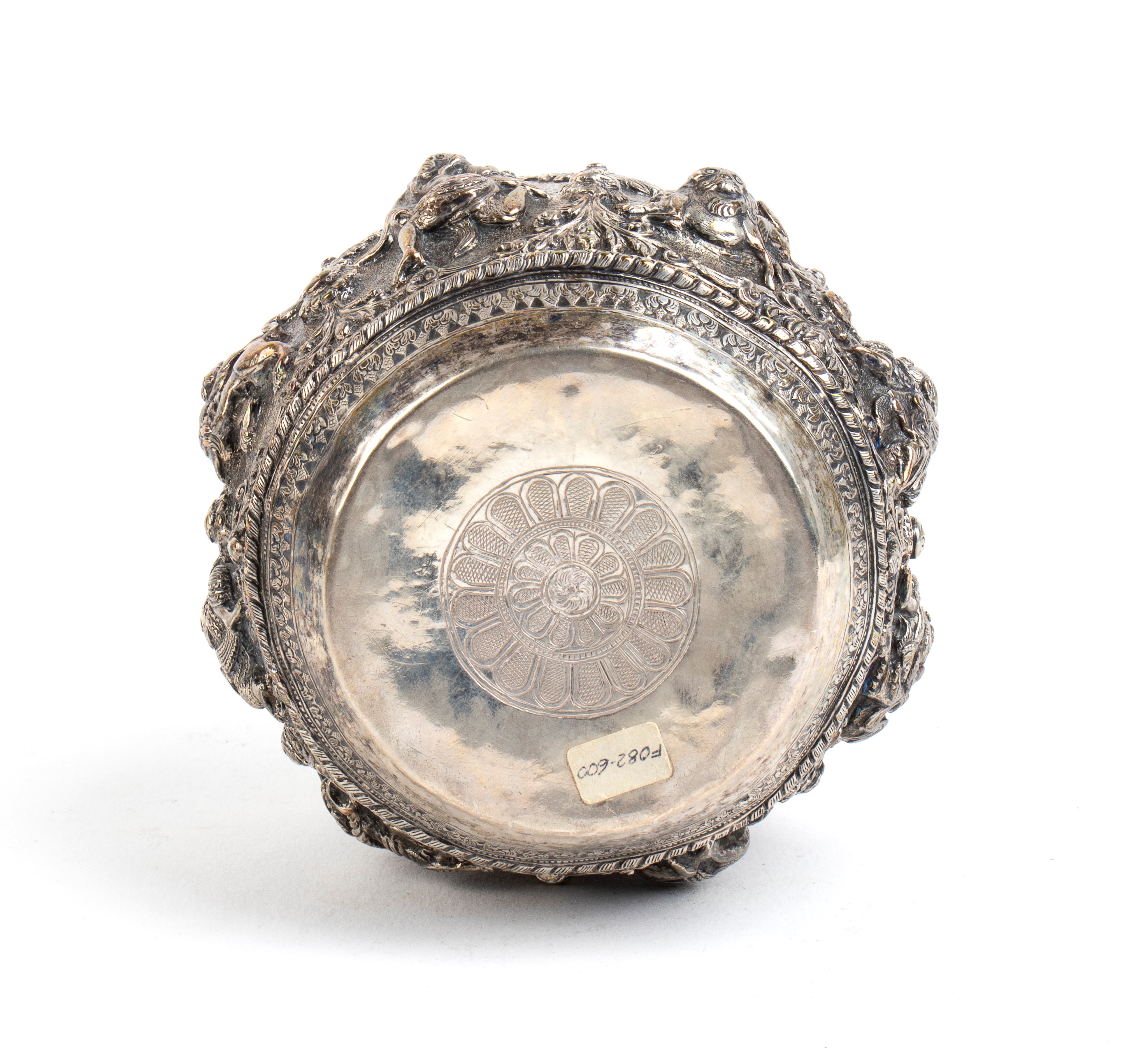 Ciotola Thabeik birmana in argento