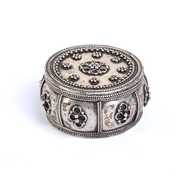 Burma soild silver box