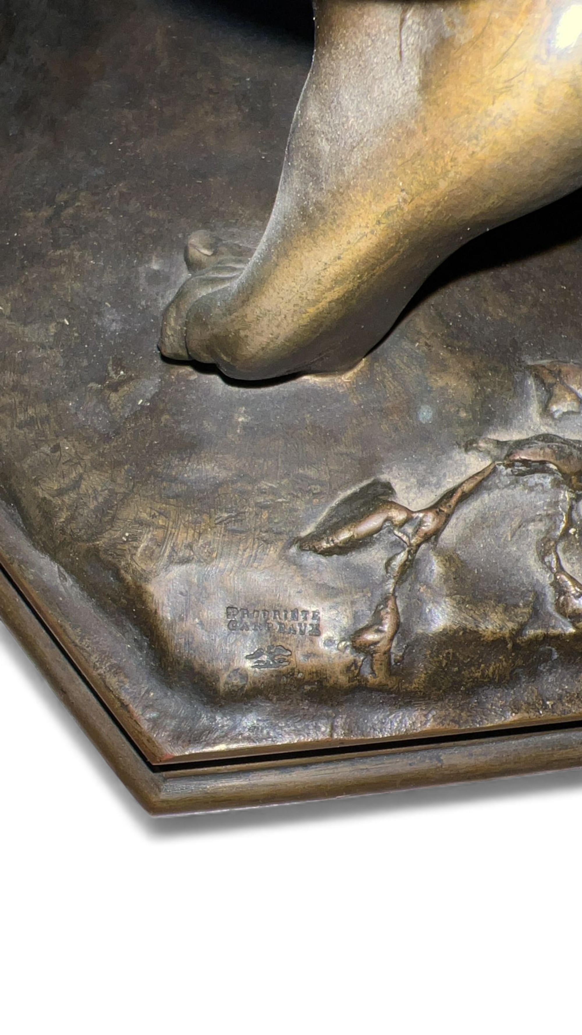 Jean-baptiste Carpeaux - Scultura in bronzo raffigurante Flora accovacciata
