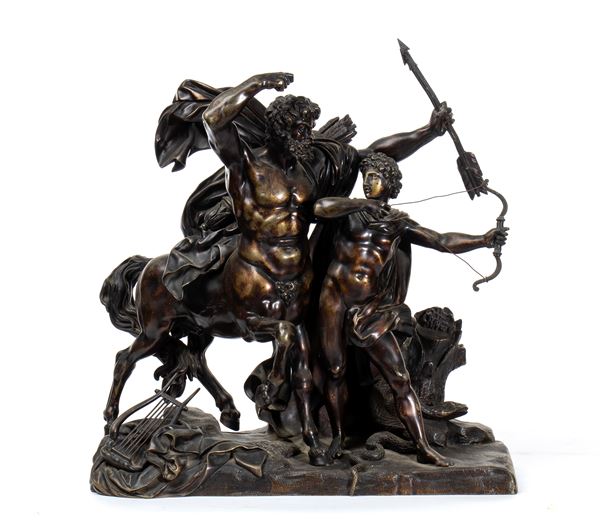 Gruppo scultoreo in bronzo raffigurante Apollo e Centauro 