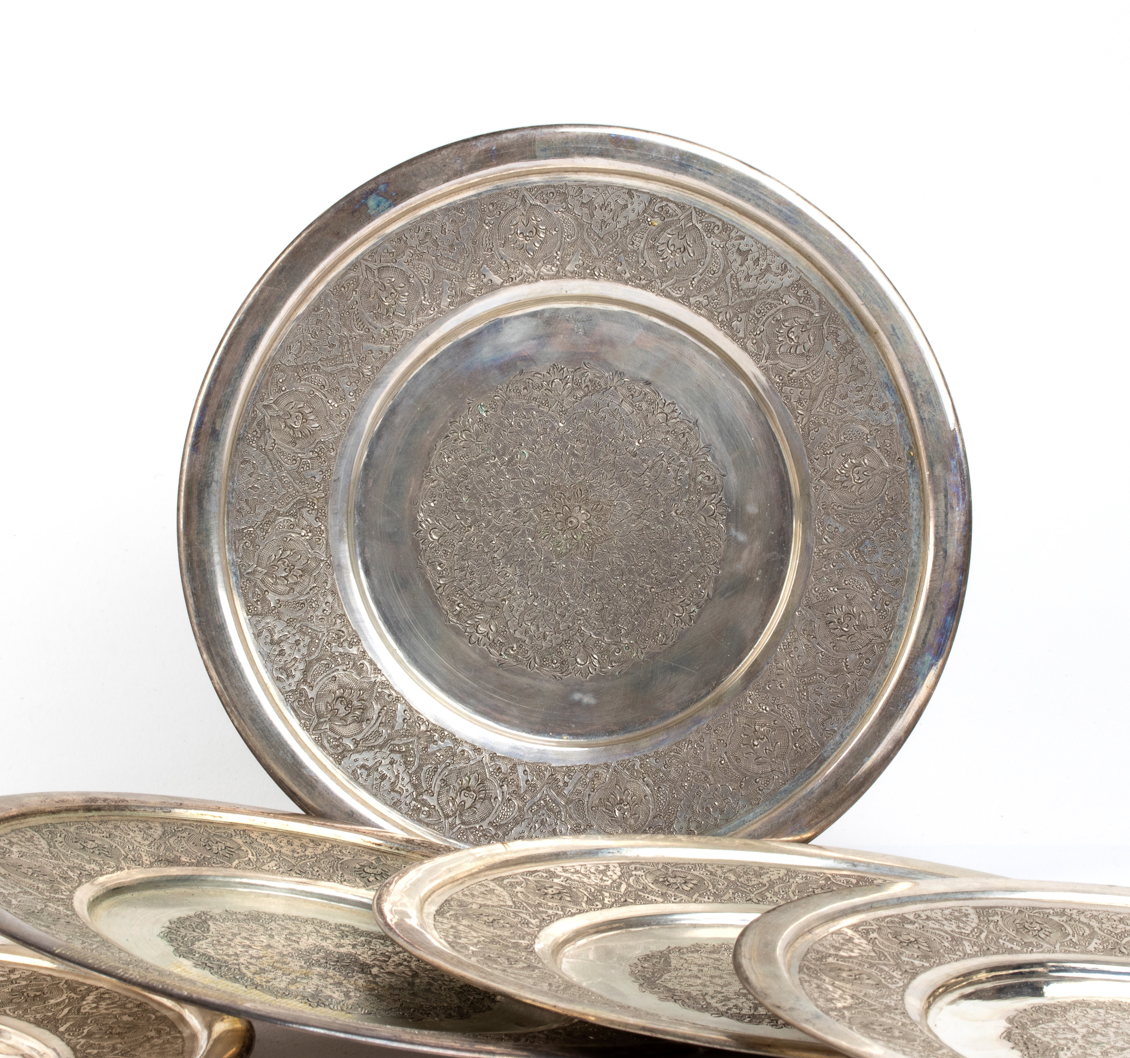 Gruppo di 6 piatti indiani in argento