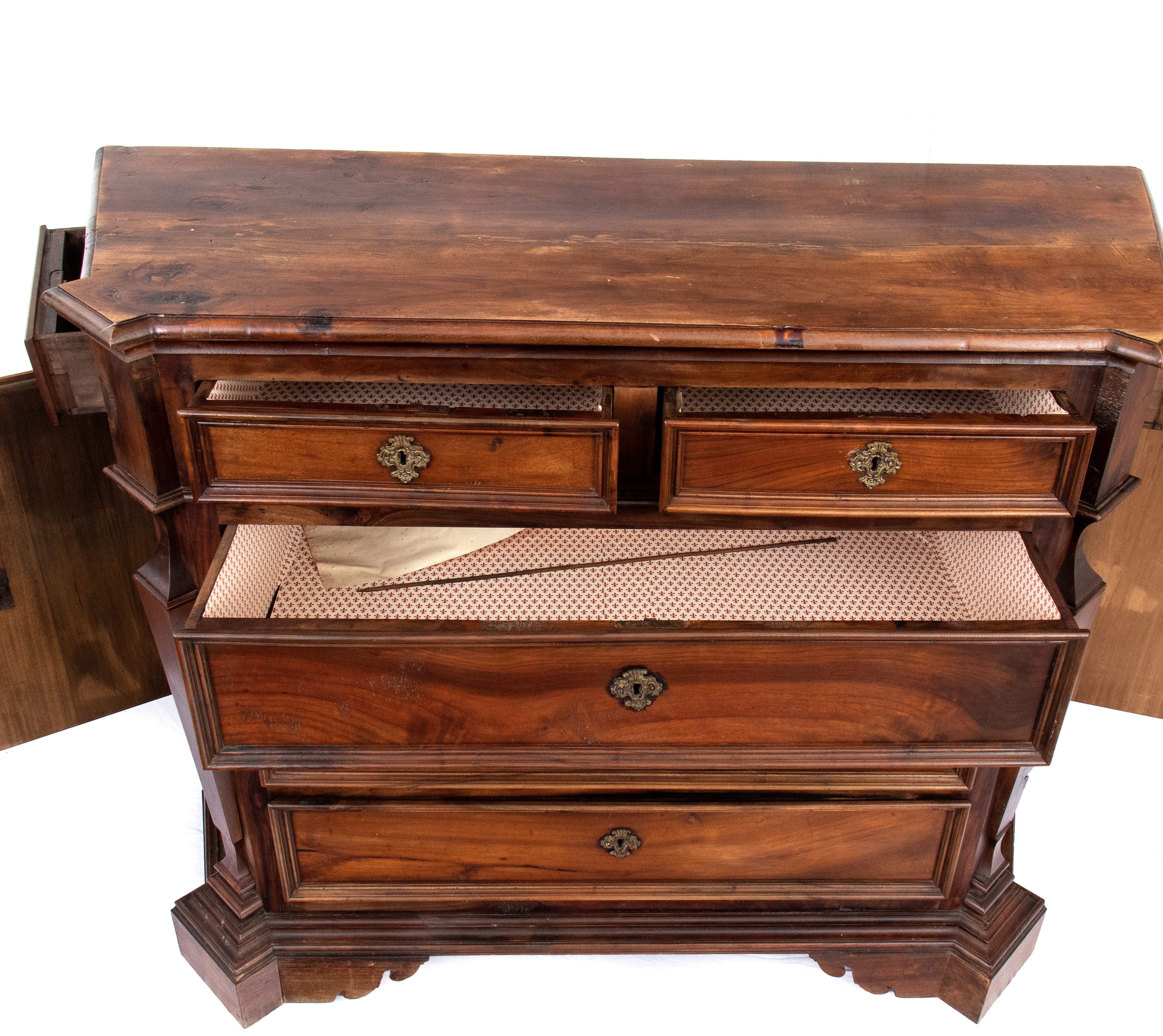 Canterano italiano, legno di noce, Umbria, XX secolo