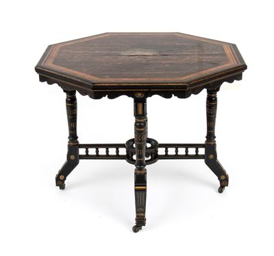 Tavolino ottagonale vittoriano in legno di calamandra con intarsi in satinwood