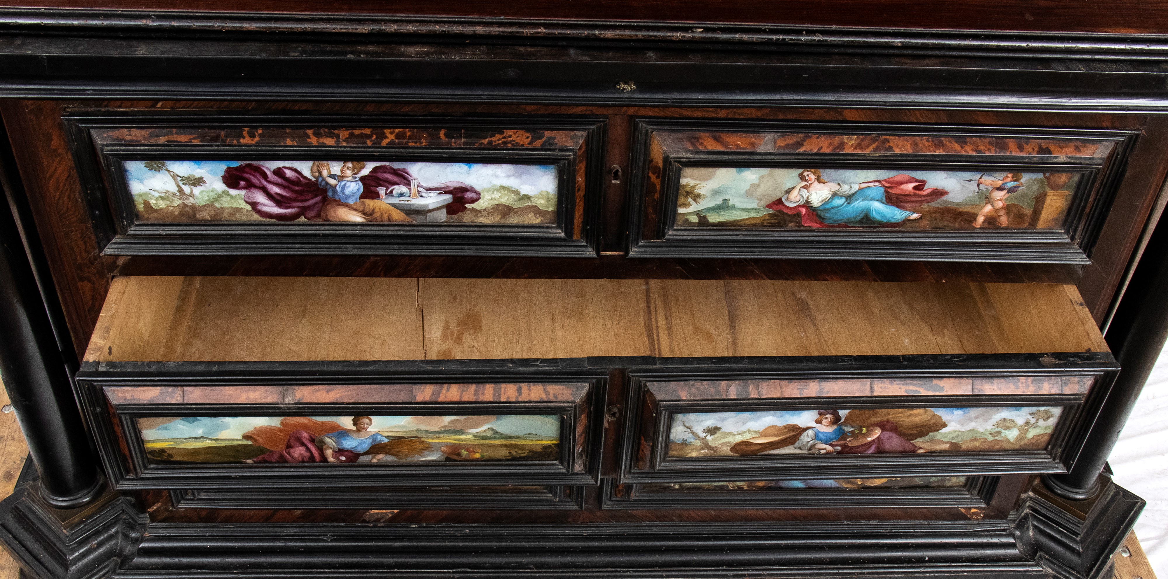 Stipo commode, palissandro e tartaruga, Roma, XVIII secolo