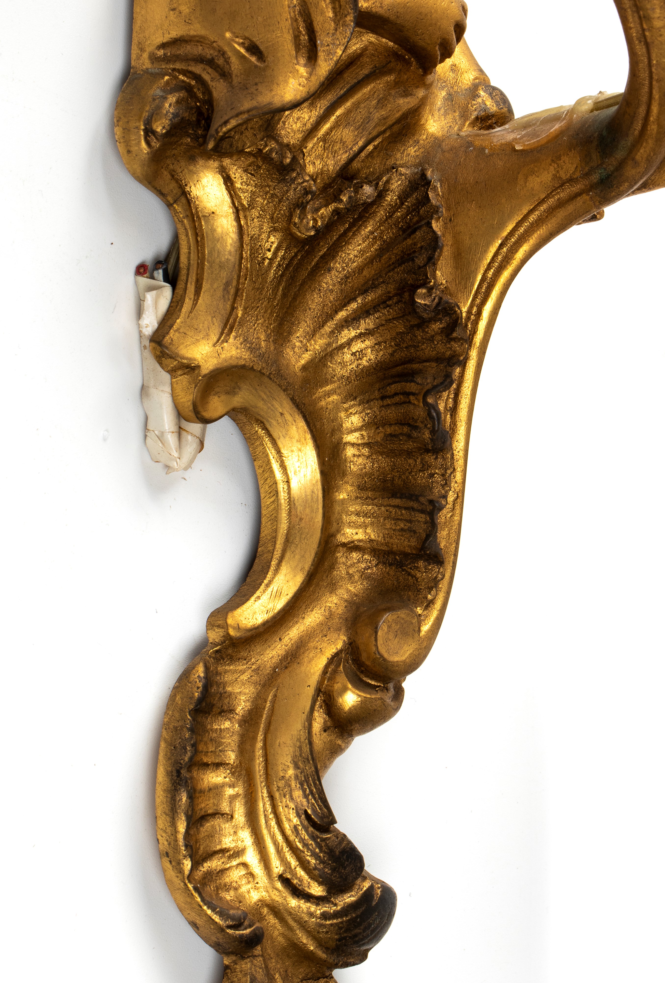 Applique dorate francesi, XVIII secolo, coppia in bronzo dorato