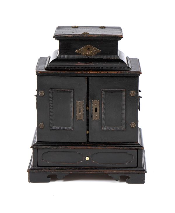 Small Italian travel coin cabinet, Louis XV
