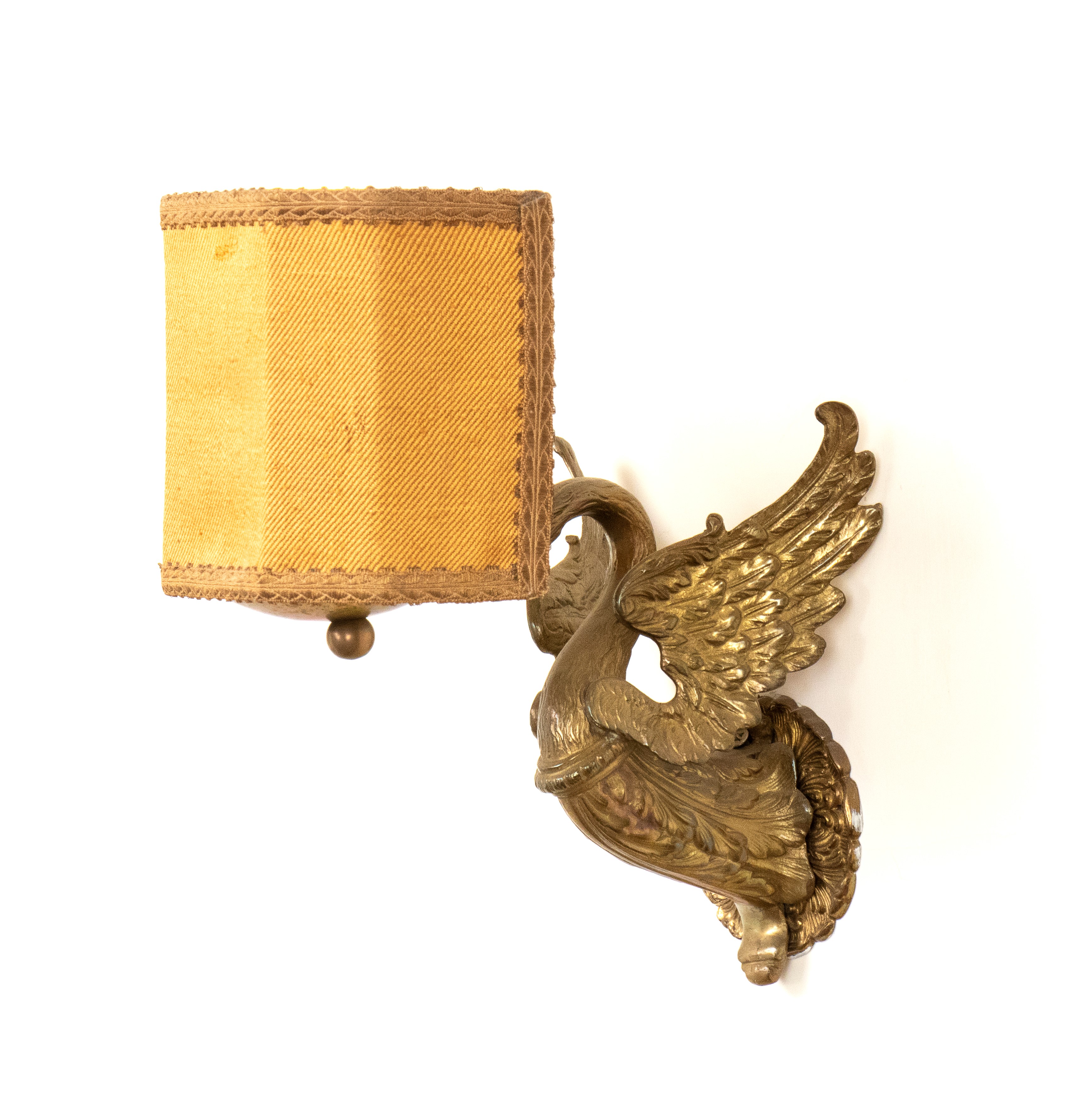 Gruppo di Tre Applique Francesi in Bronzo