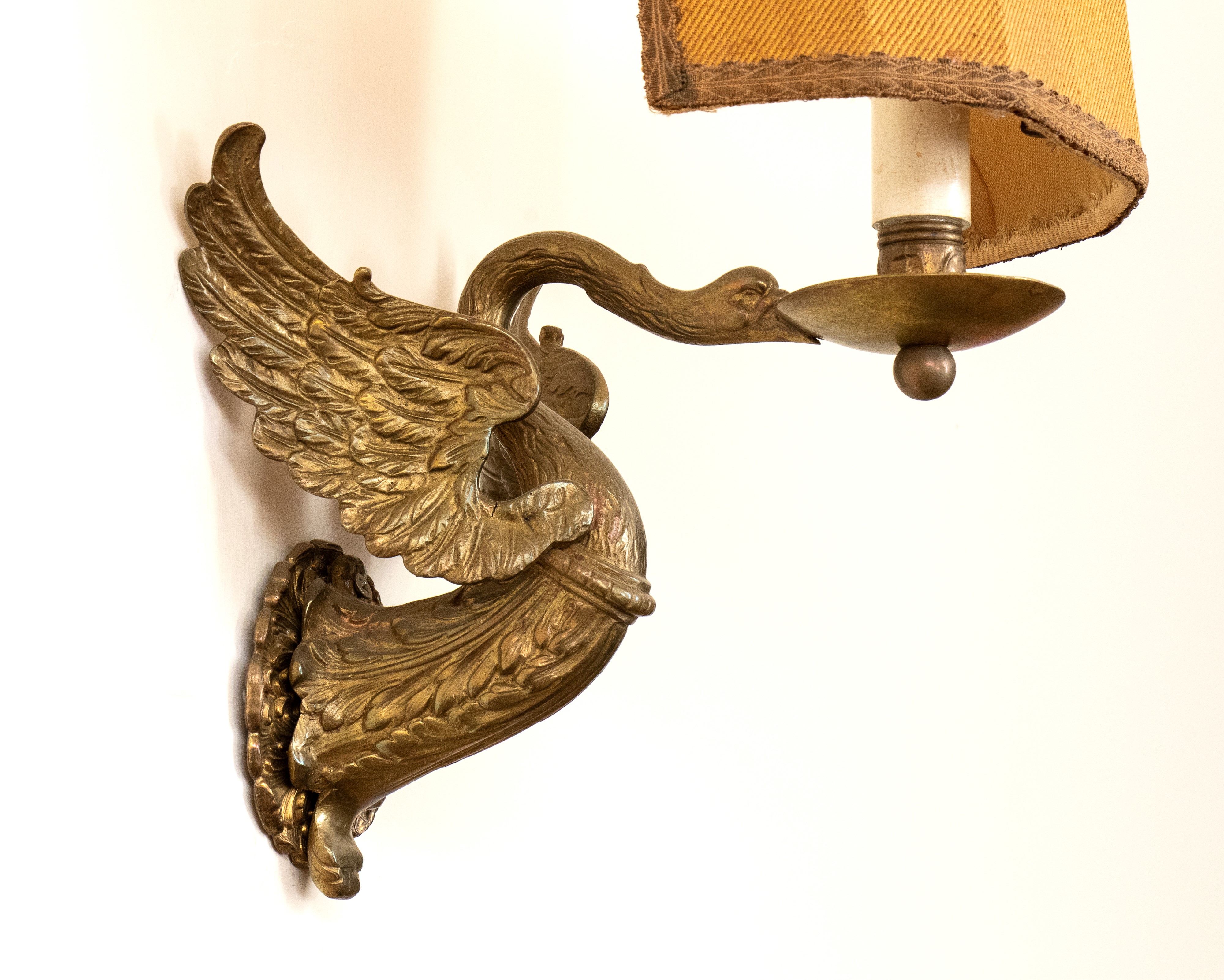 Gruppo di Tre Applique Francesi in Bronzo