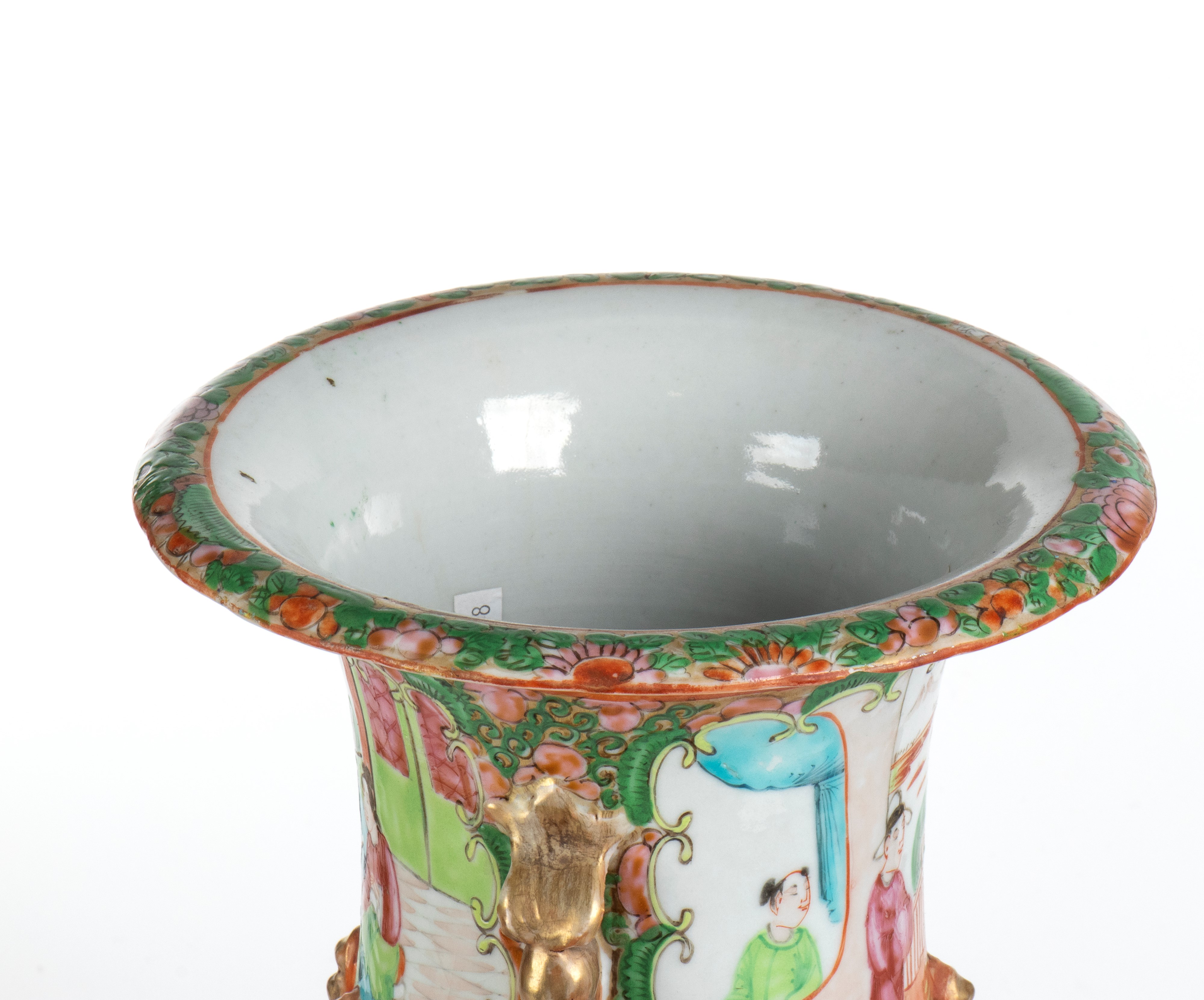 Vaso a balaustro decorato a smalti “famille rose”