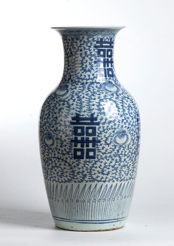 Vaso a balaustro dipinto in blu