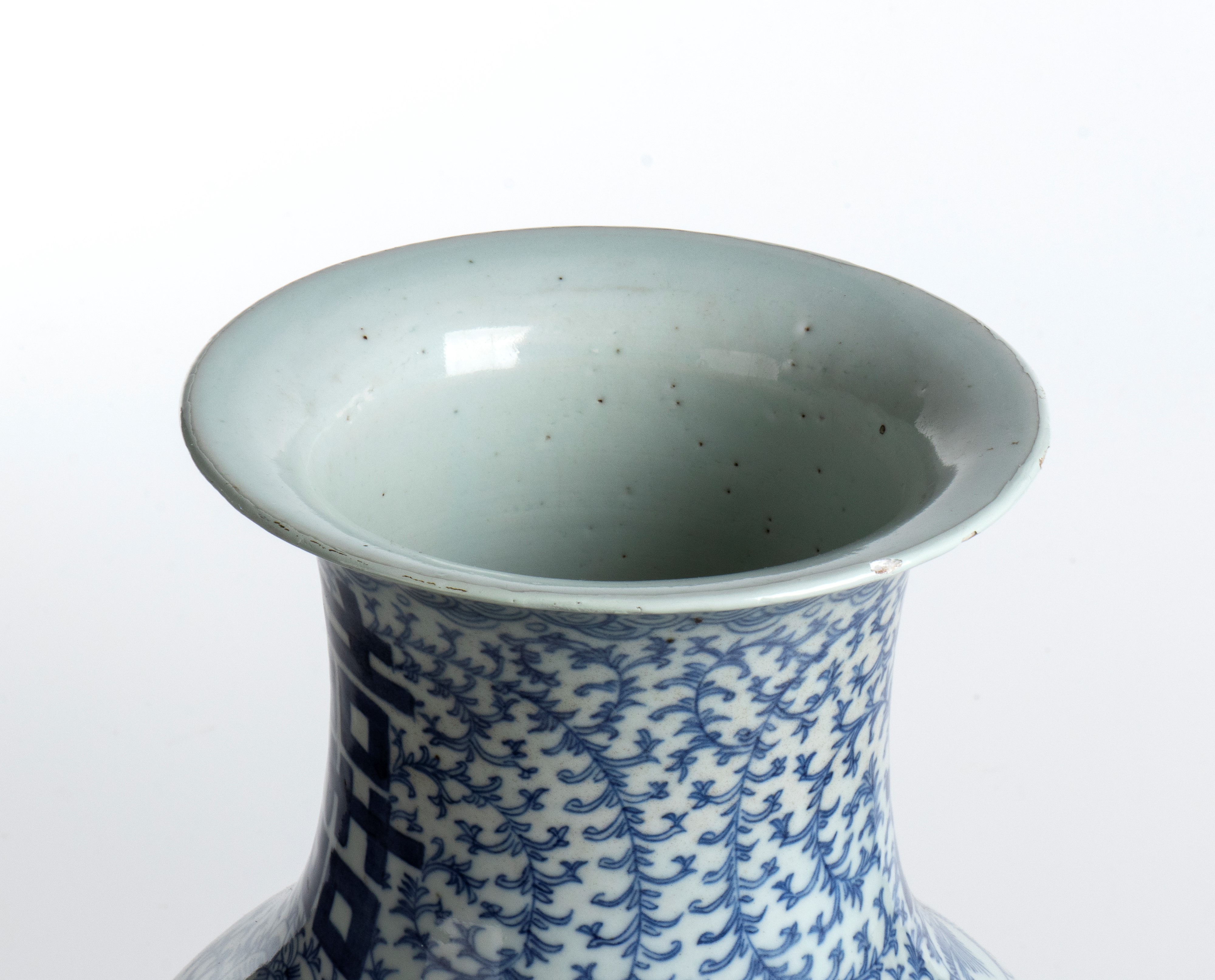 Vaso a balaustro dipinto in blu