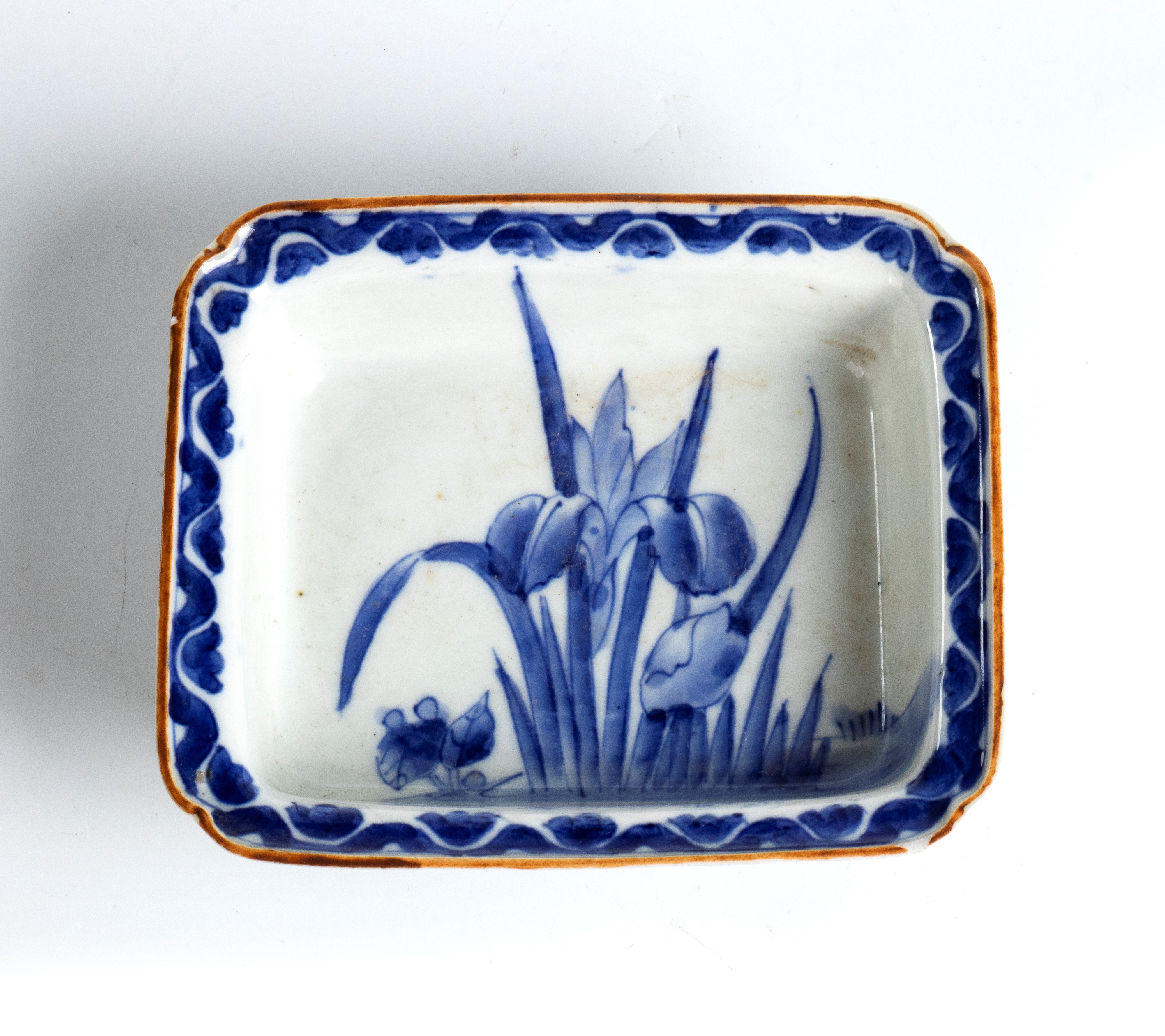 Piattino in porcellana dipinta in blu