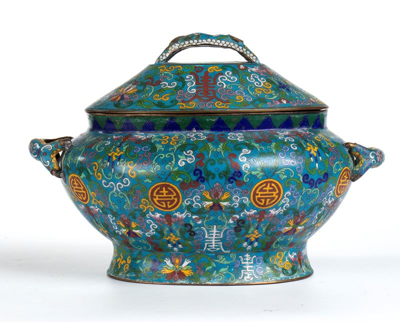 Contenitore in rame con coperchio