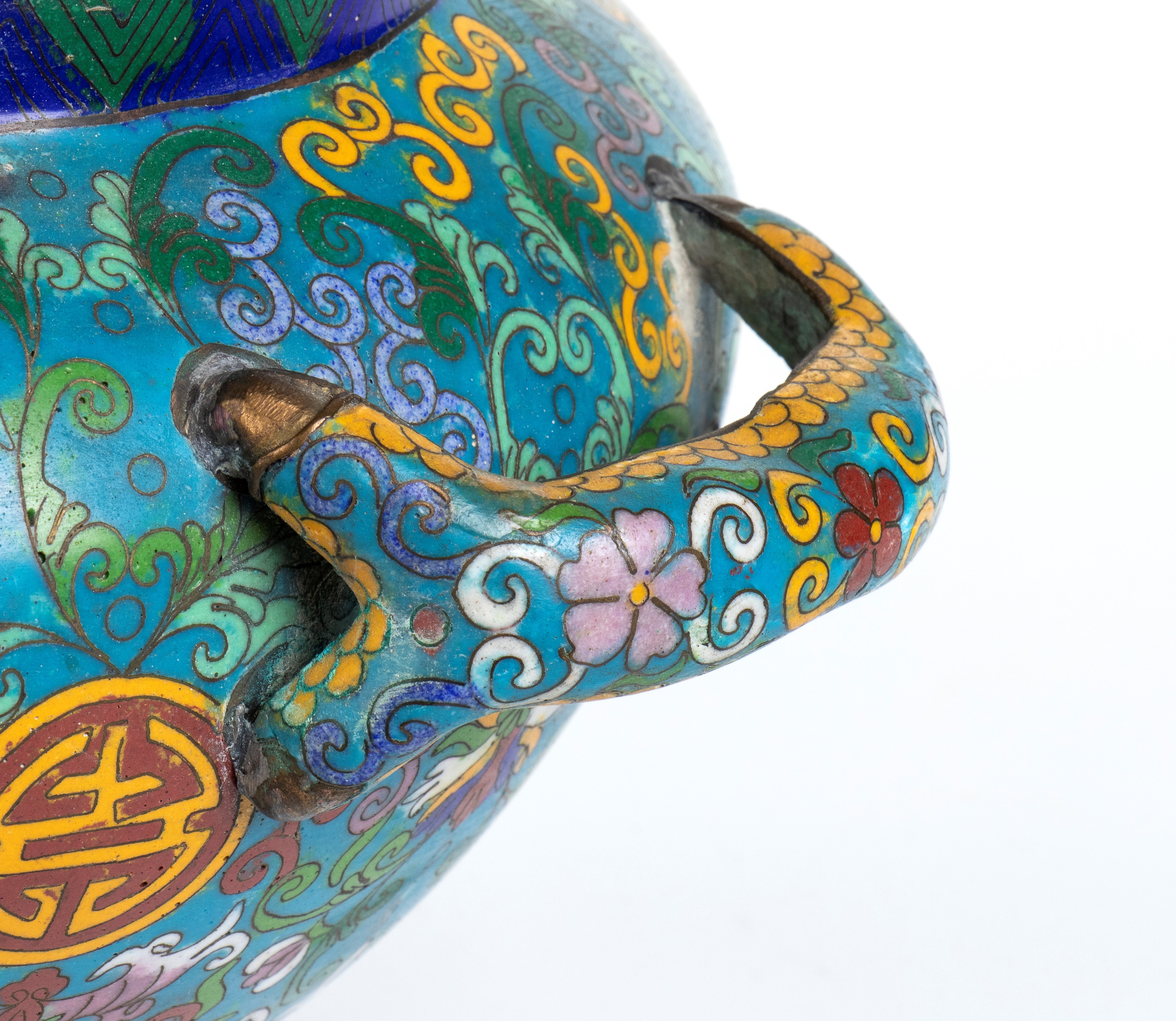 Contenitore in rame con coperchio