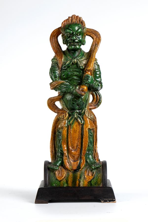 Figura in ceramica a smalti sancai
