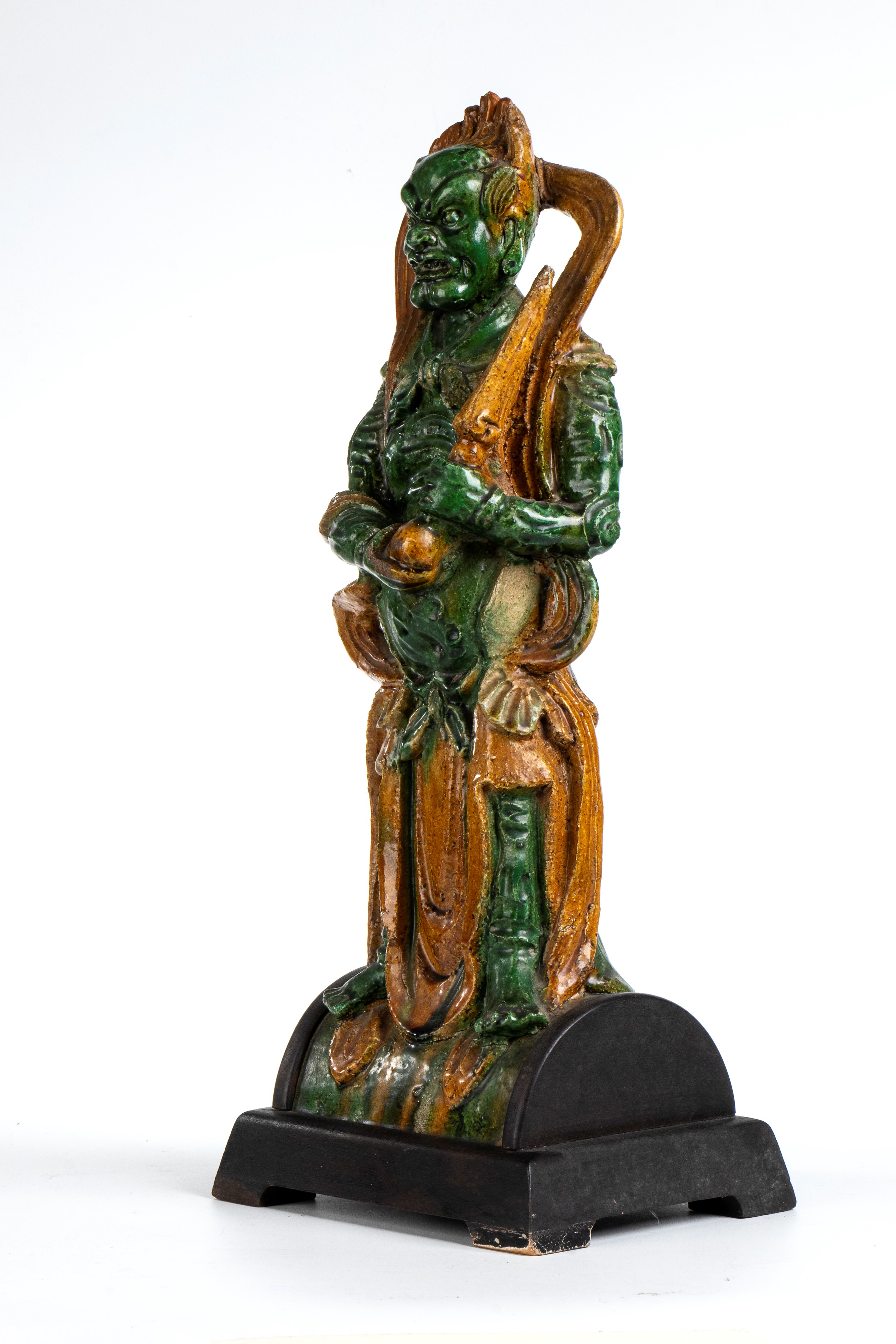 Figura in ceramica a smalti sancai