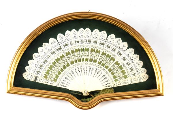 Hand fan