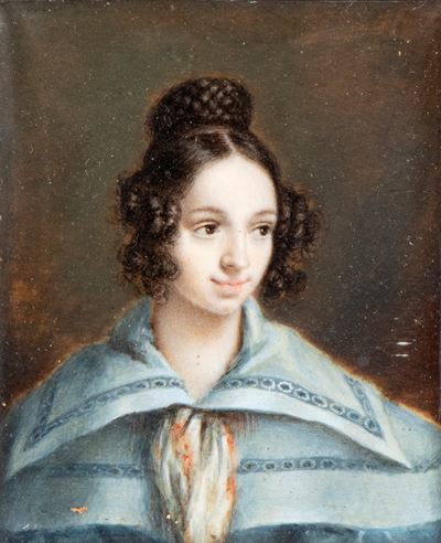 Ritratto di dama con ampia camicia azzurra, olio su cartoncino