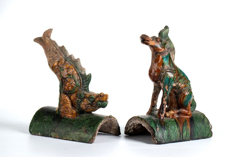 Gruppo di due tegole in ceramica