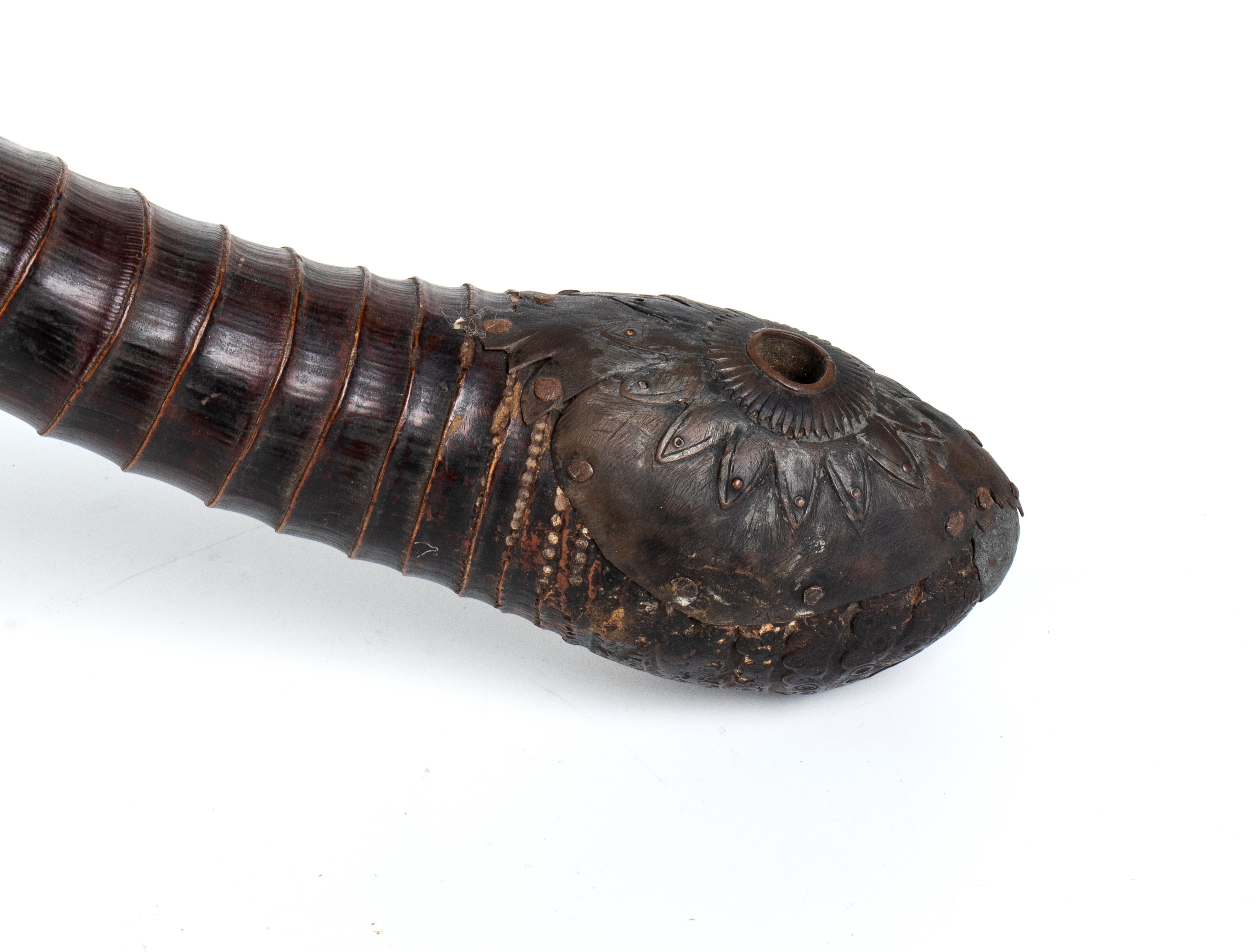 Tre pipe da oppio e bilancia da oppio