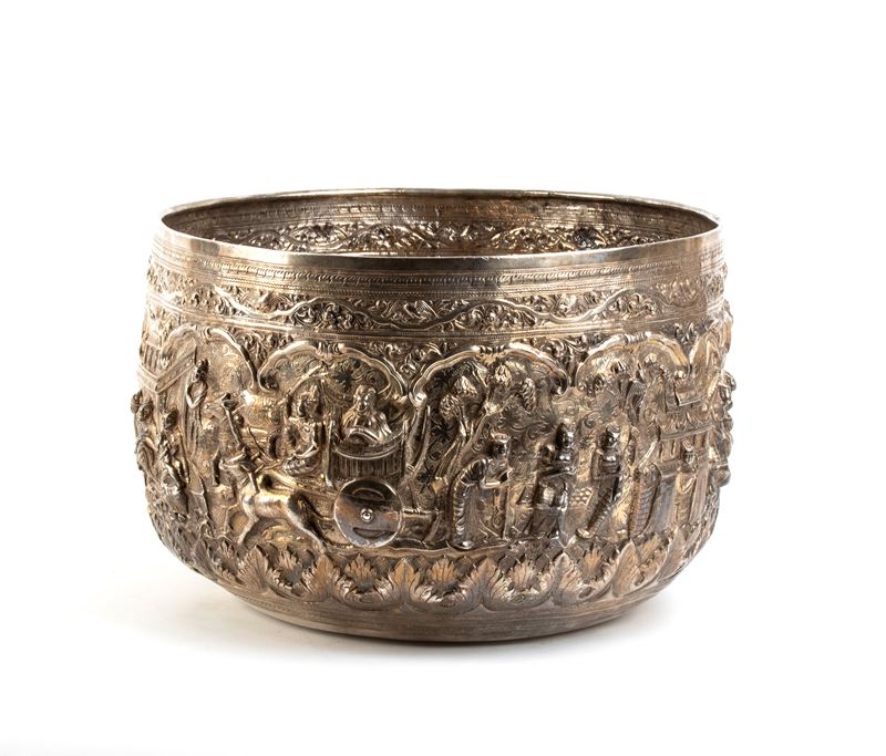 Grande ciotola Thabeik birmana in argento