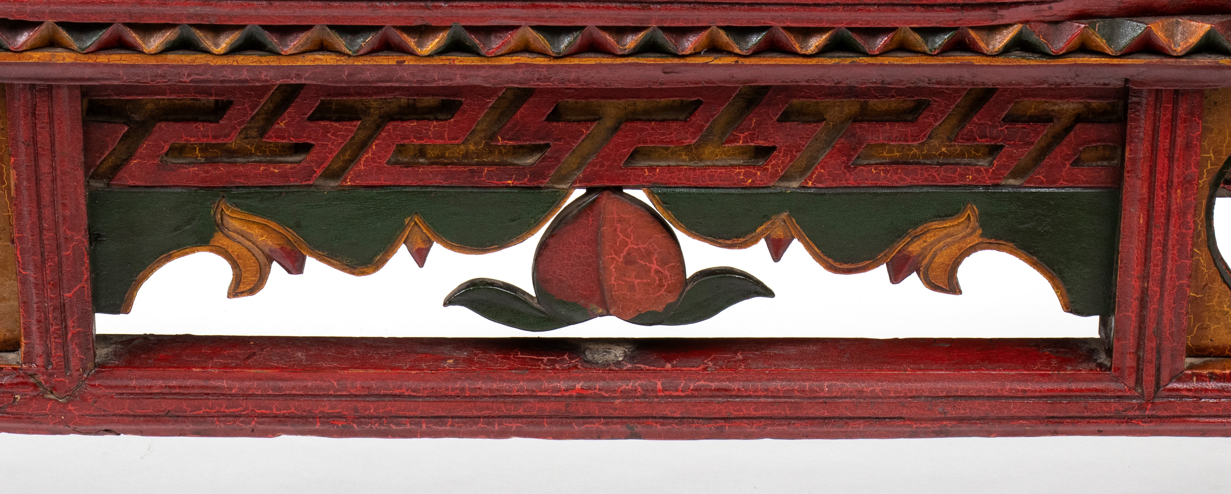 Panchetta intagliata con la stella rossa