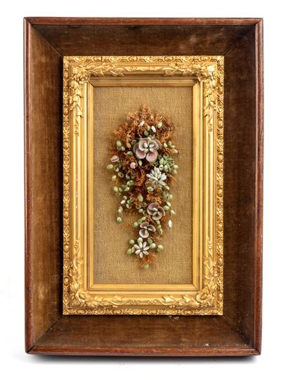 Cornice inglese vittoriana con dono decorativo in conchiglie, XIX secolo