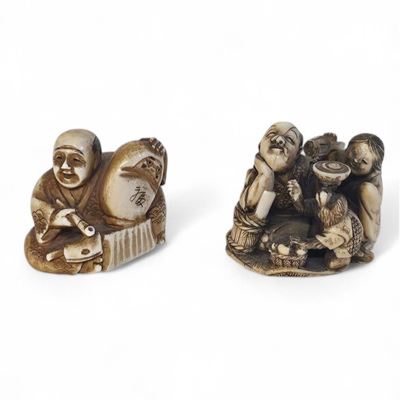 Anonimo, Due netsuke giapponesi in avorio marino (Periodo Meiji, 1868-1912)