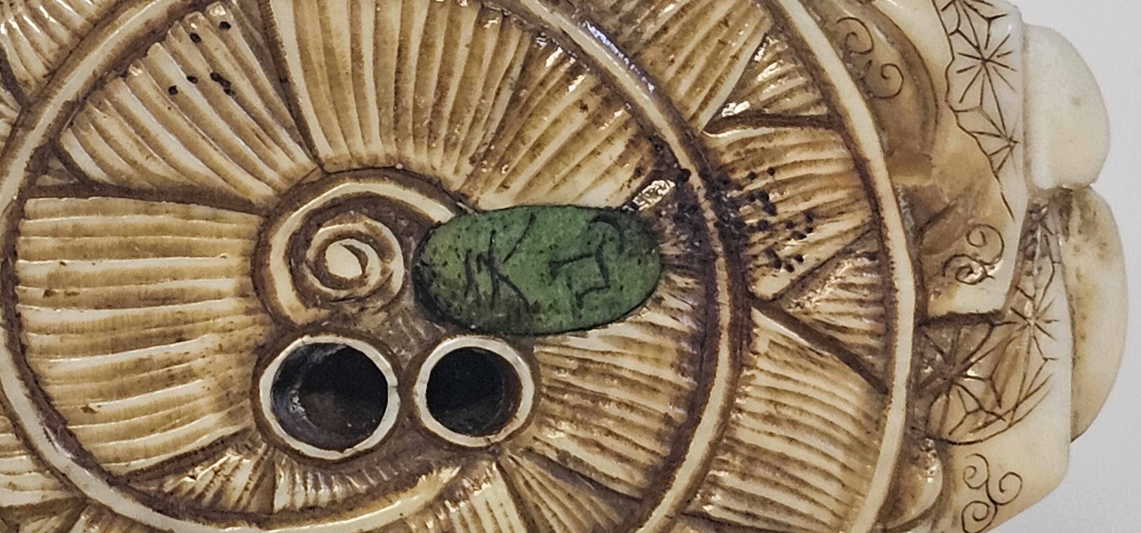 Anonimo, Due netsuke giapponesi in avorio marino (Periodo Meiji, 1868-1912)