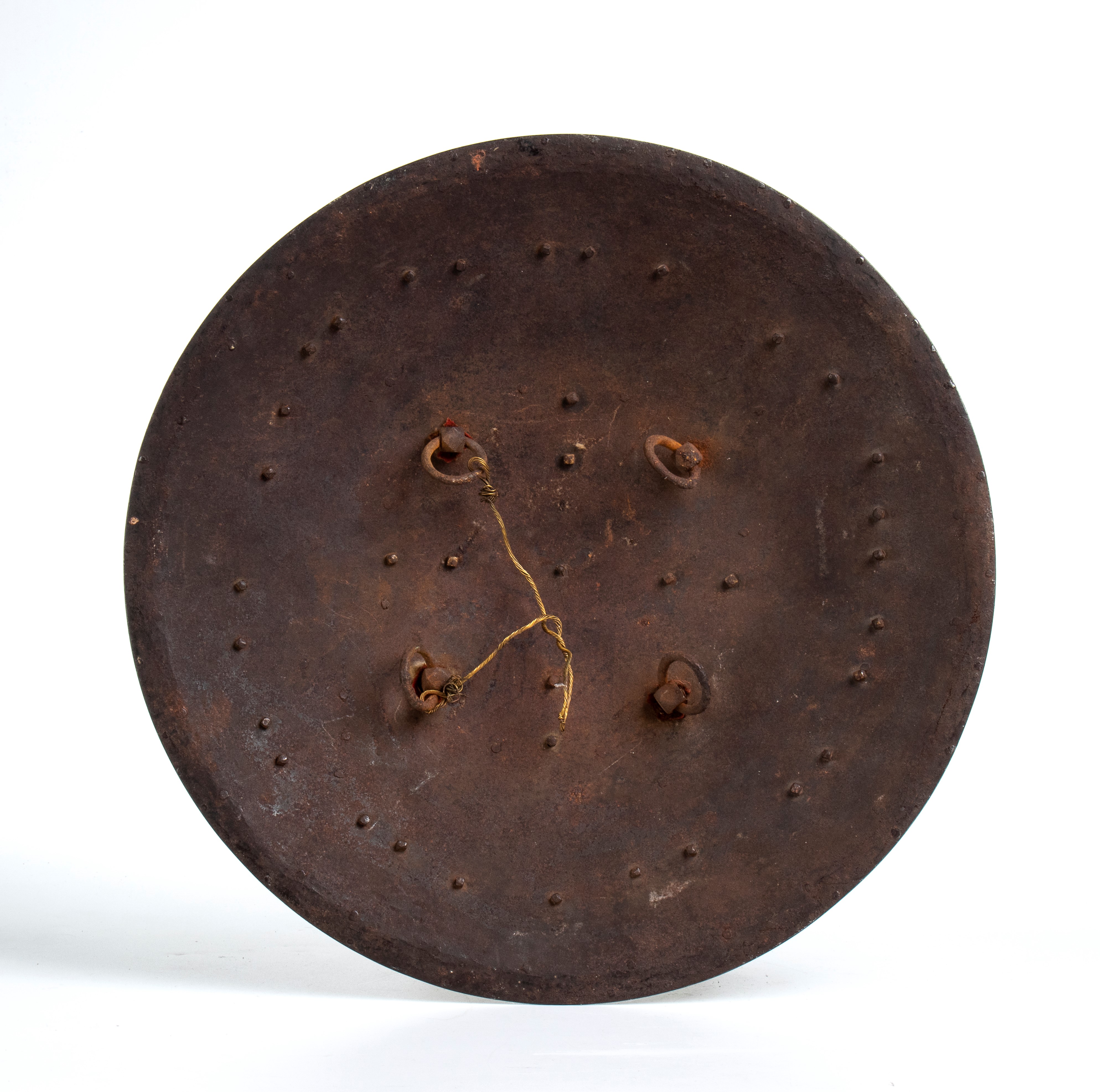 Scudo in ferro ageminato in oro koftghari