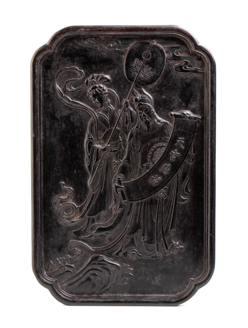 Elemento decorativo in legno scolpito