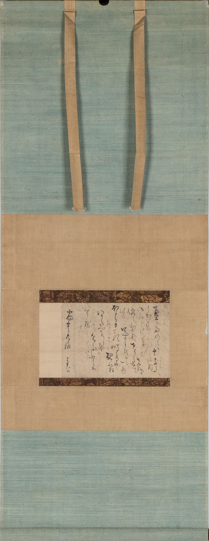 Calligrafia nello stile di Matsuo Basho (松尾 芭蕉 1644-1694), inchiostro su carta e contenitore in l...