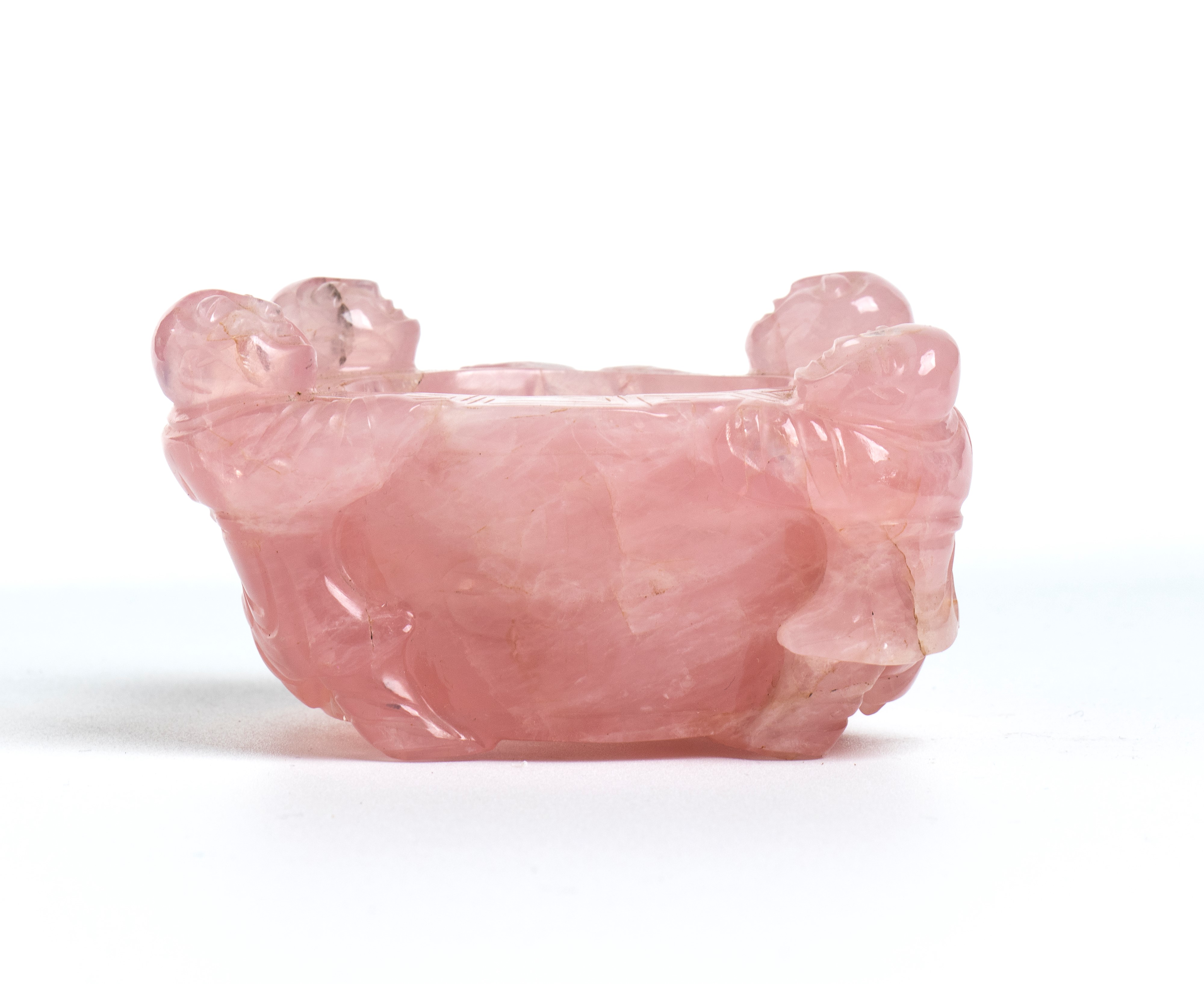 Vaschetta in quarzo rosa con decoro di bambini