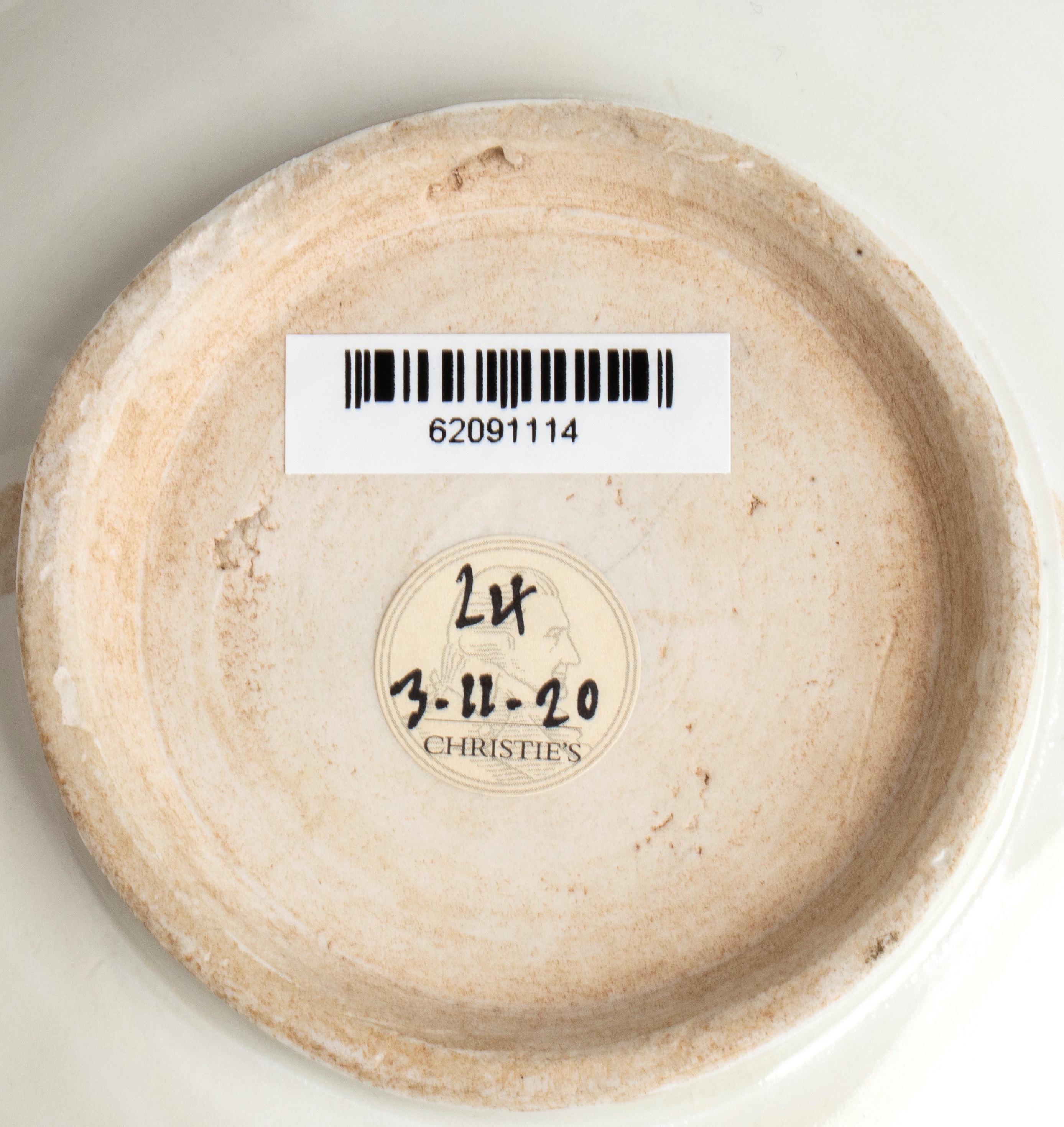 Elegante piatto in ceramica di forma stellare