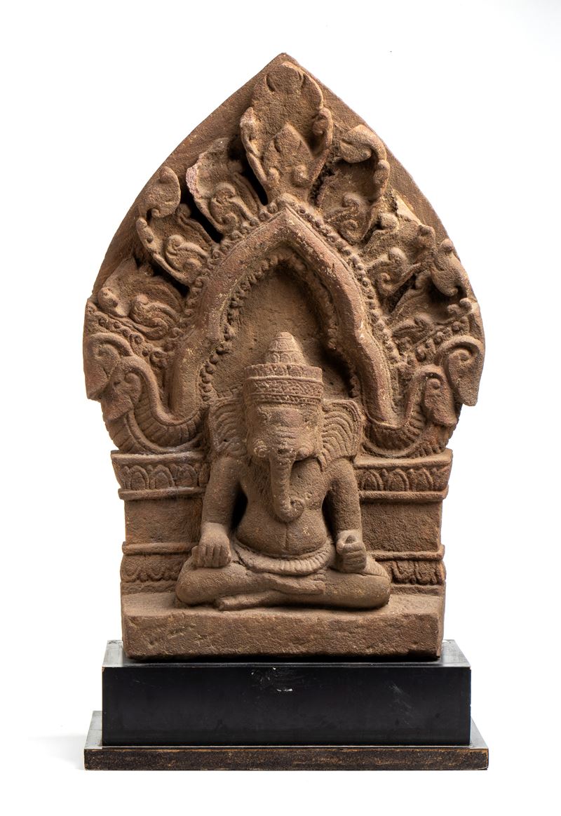 Scultura Khmer in pietra arenaria divinità Ganesha stile Angkor Wat