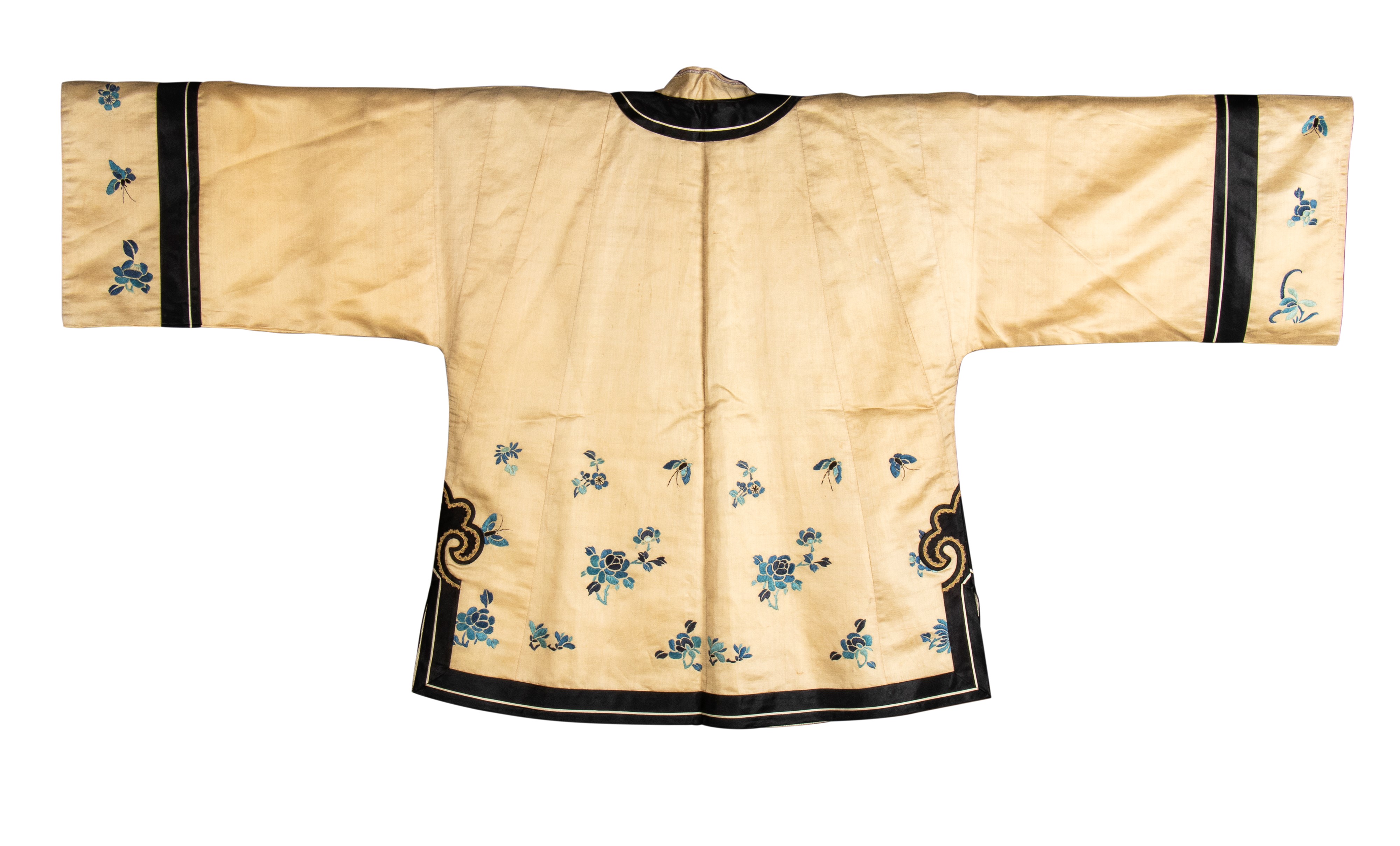 Veste in seta ricamata