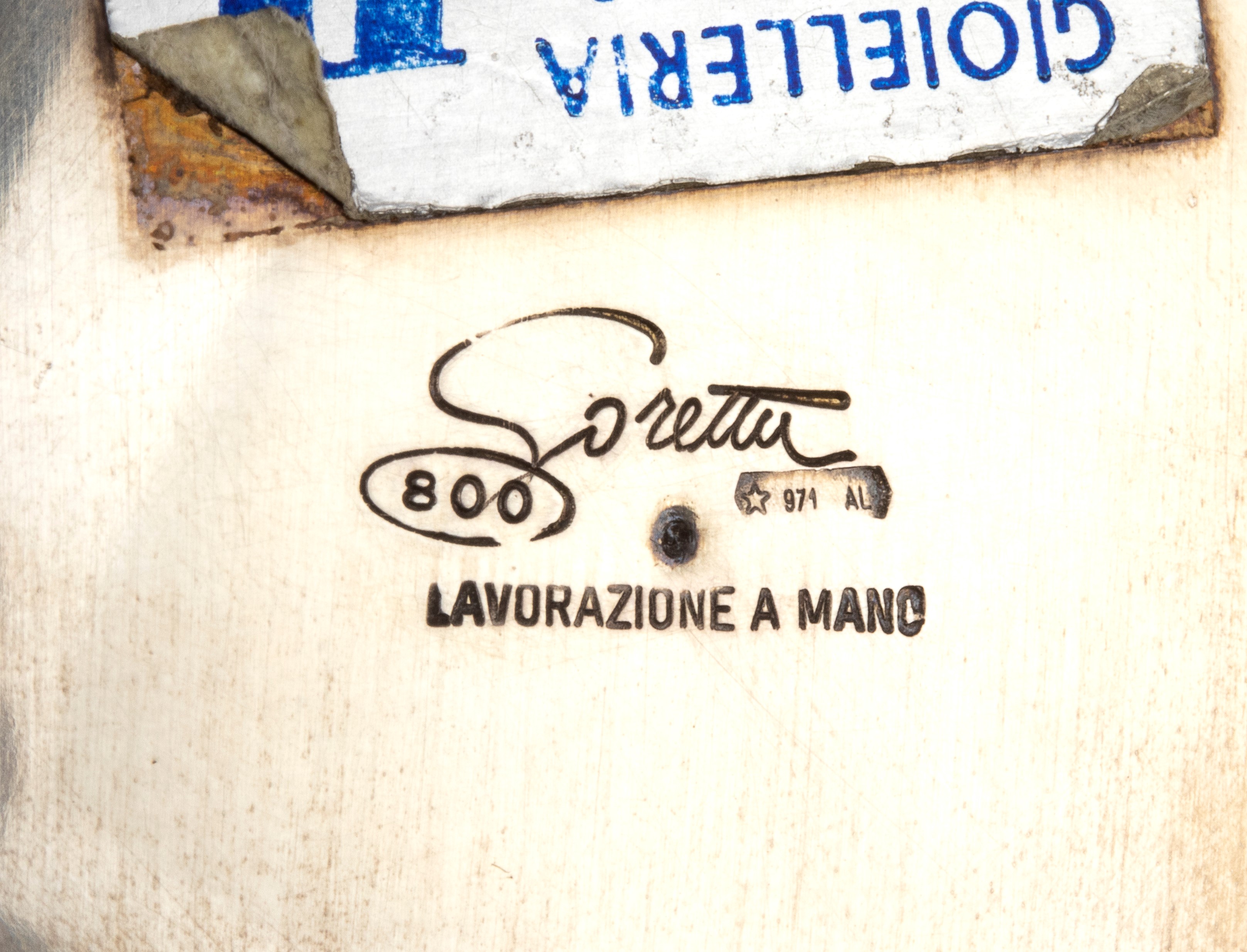 Lotto multiplo in argento, Italia, XX secolo (vasetti, porta bottiglia, cestino, zuccheriera e qu...