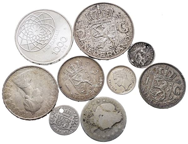 VARI STATI. Lotto di 9 monete in argento mondiali. Si segnala un real 1801 Messico. Conservazioni varie. Ag; 62,98gr