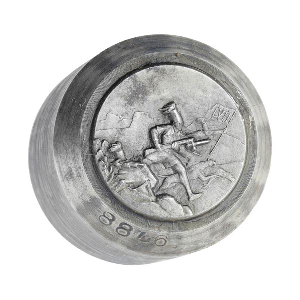 P -  A.O.I.   LVII MILITE CON FEZ ALL'ASSALTO. 41 X 39