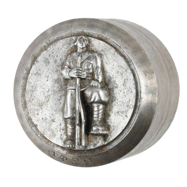 P -  ALPINI  MONUMENTO DELL'ALPINO  40 X 39