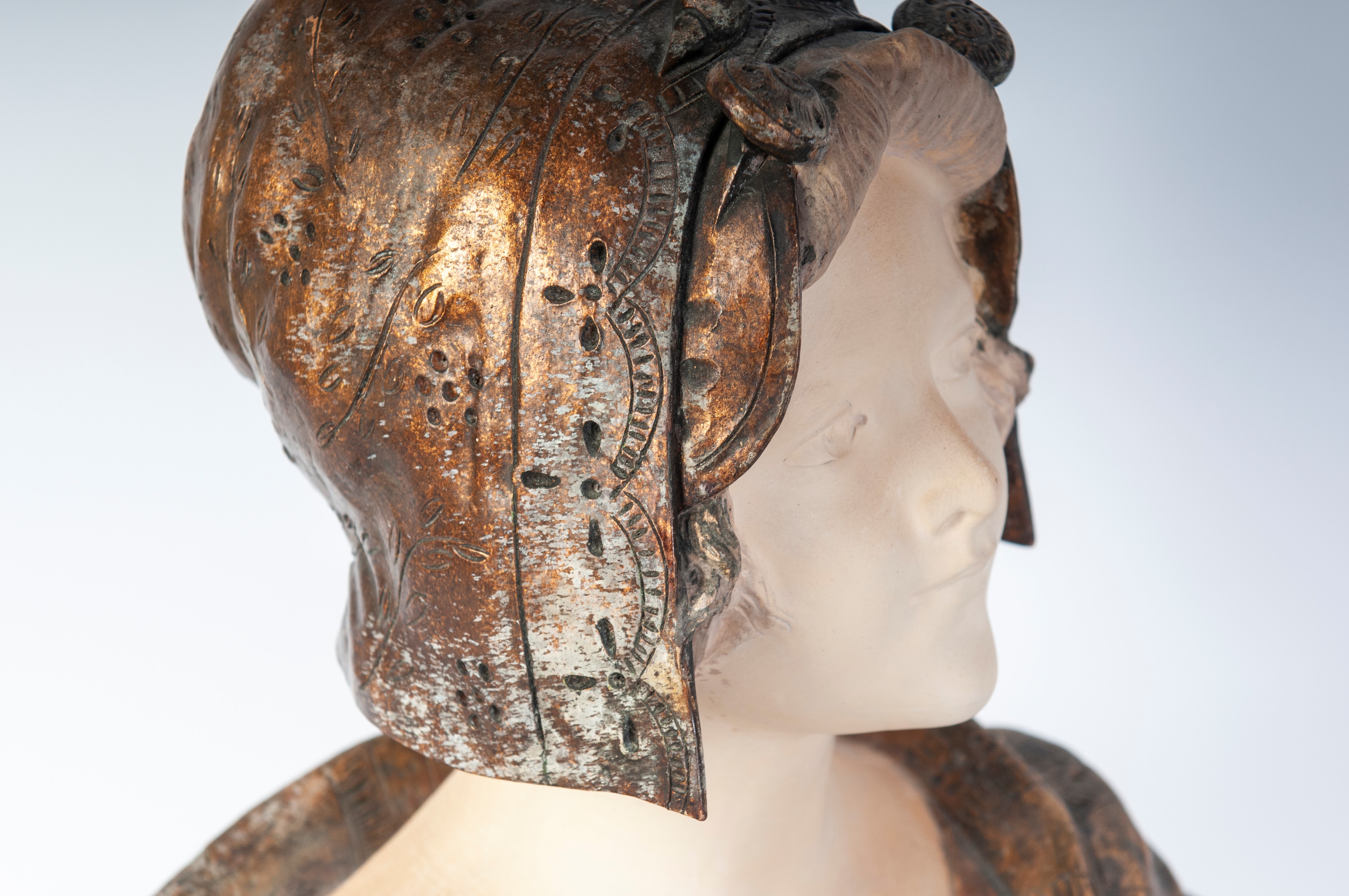 Aurili Richard - Busto di fanciulla in ceramica policroma