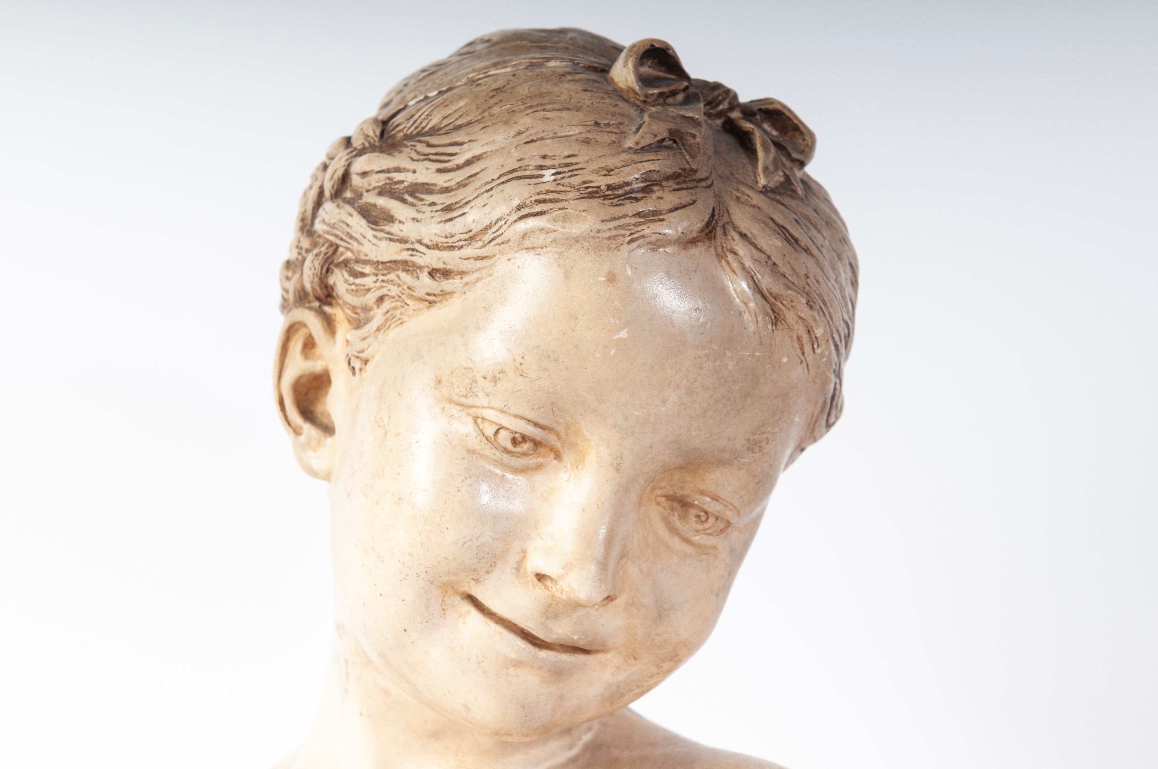 J.B. Pigalle, Busto di fanciulla, calco in gesso, inizi XX secolo