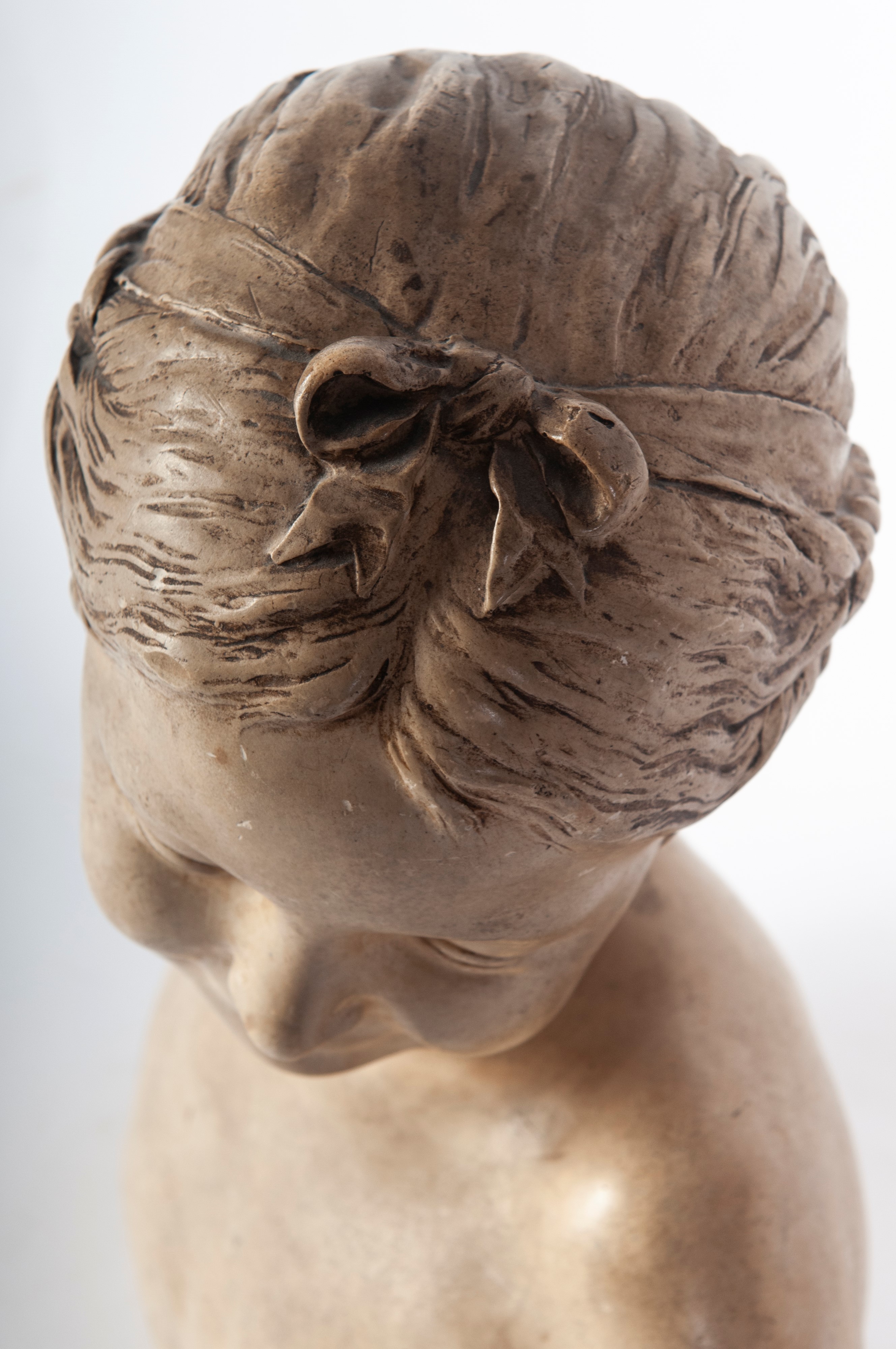 J.B. Pigalle, Busto di fanciulla, calco in gesso, inizi XX secolo