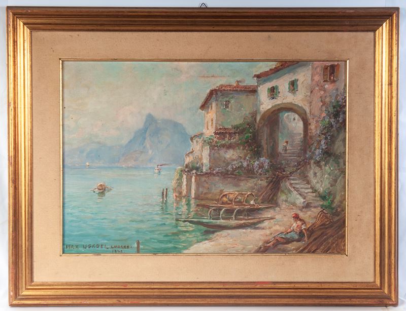 Scorcio di costa con barche e pescatori