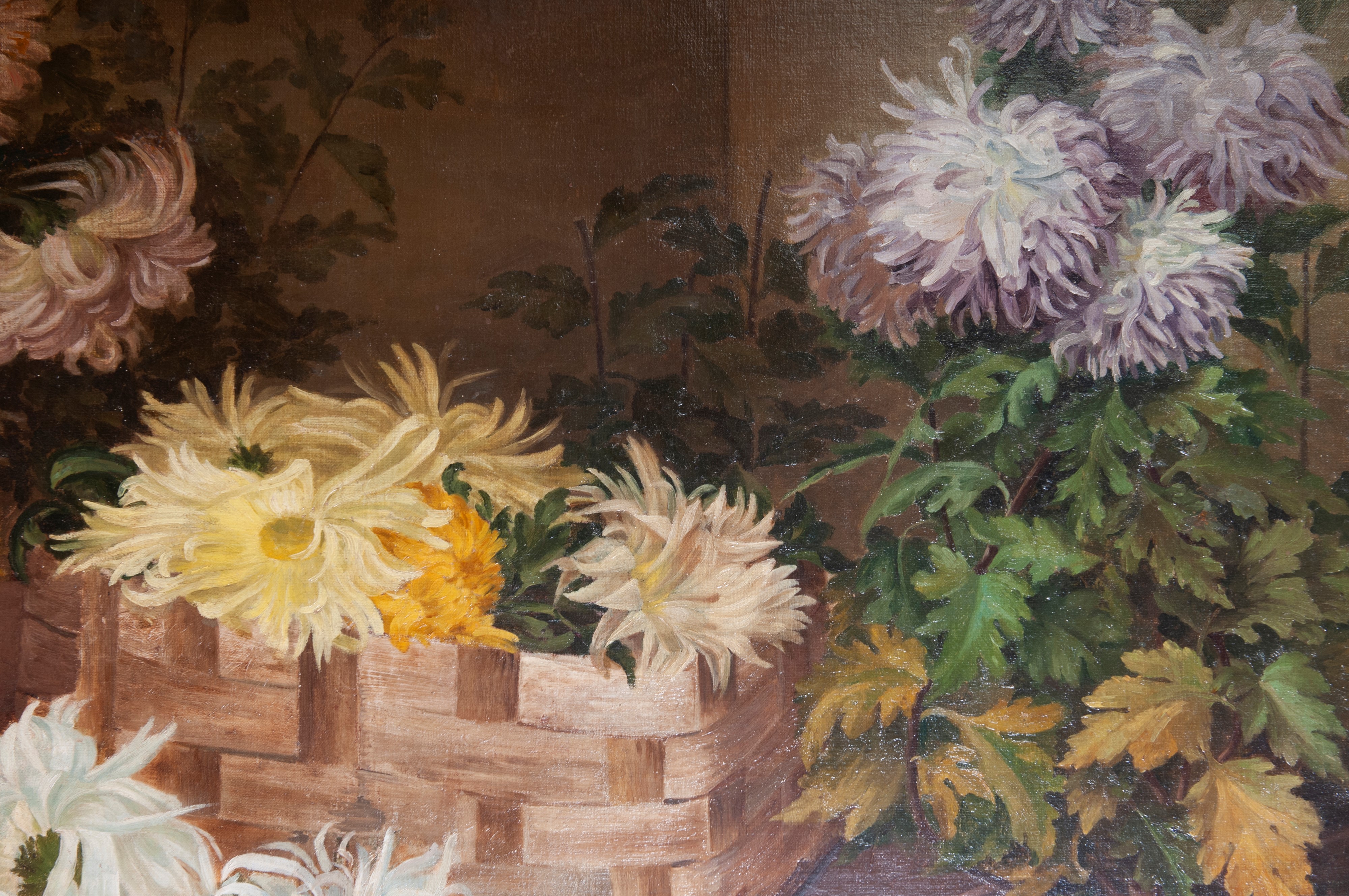 Natura morta con fiori e vasellame