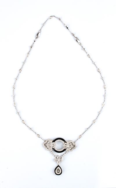 Collier in oro bianco 18k con diamanti e onice