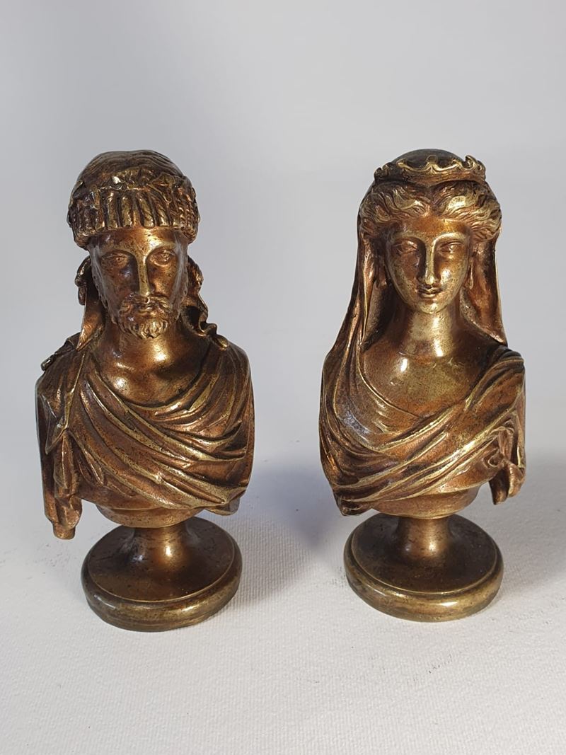 Busti di imperatore e imperatrice