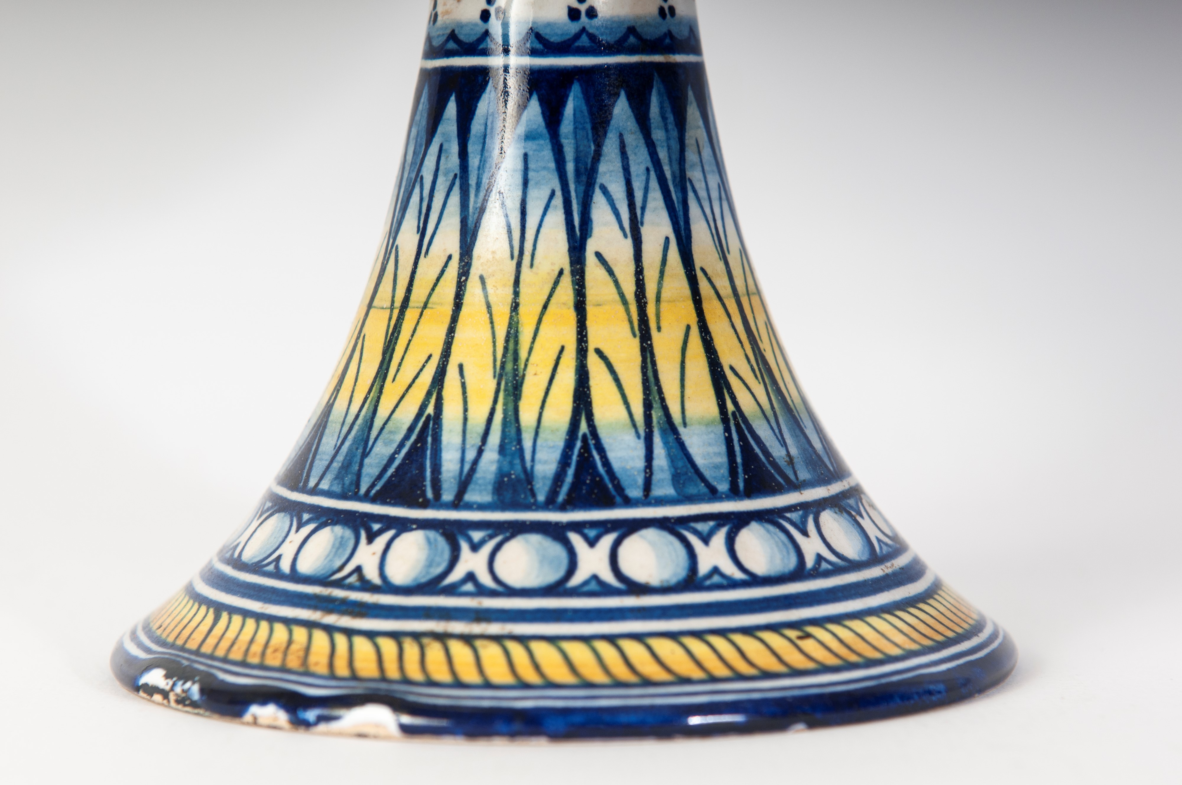 Coppa pubblicitaria in ceramica policroma
