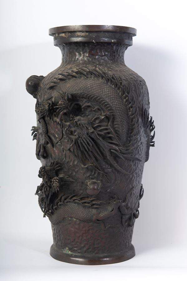 Vaso in bronzo a balaustro