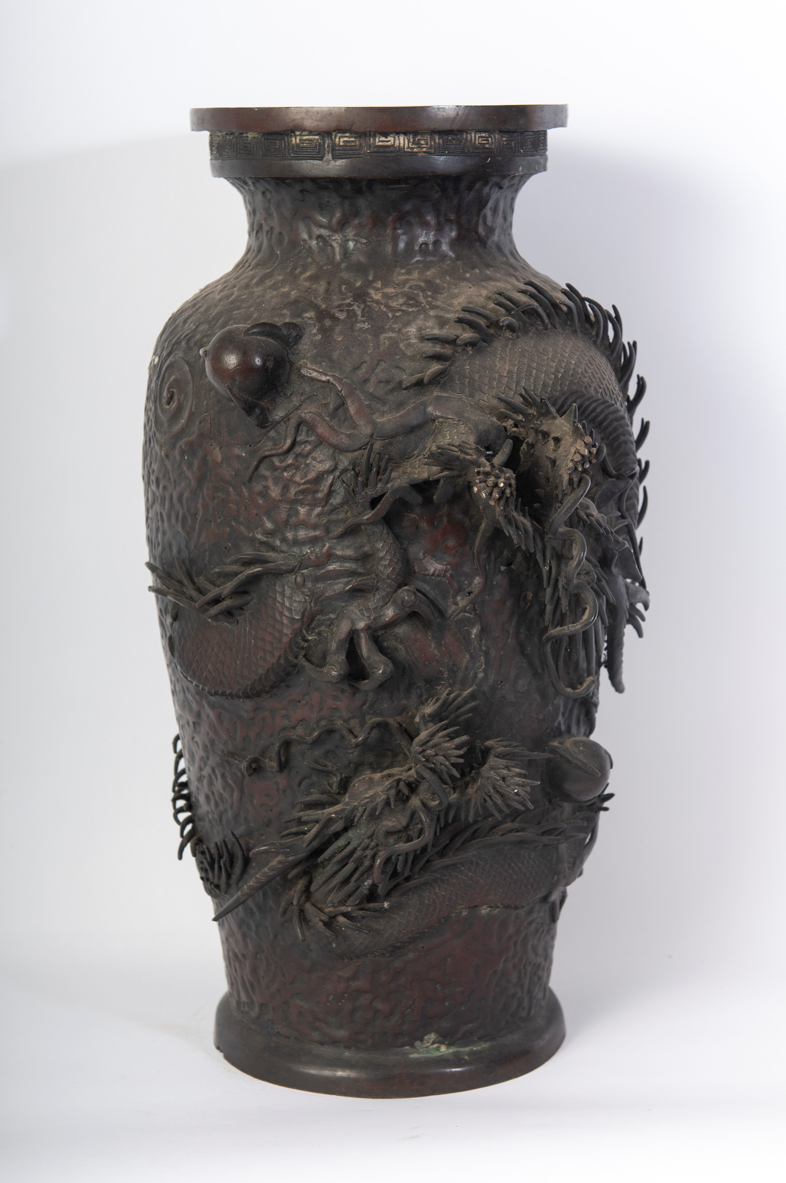 Vaso in bronzo a balaustro